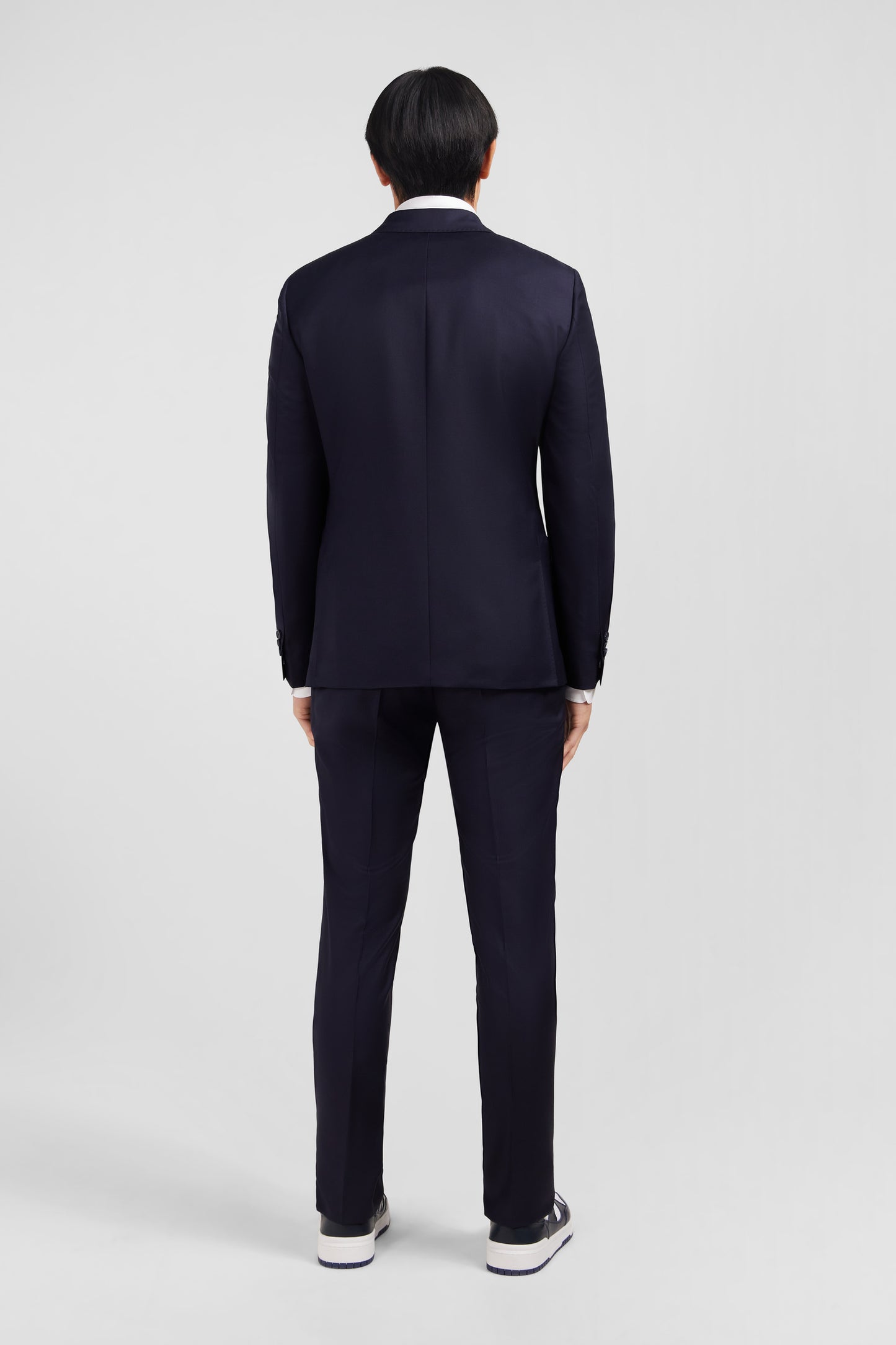 Slim-fit suit in navy blue wool