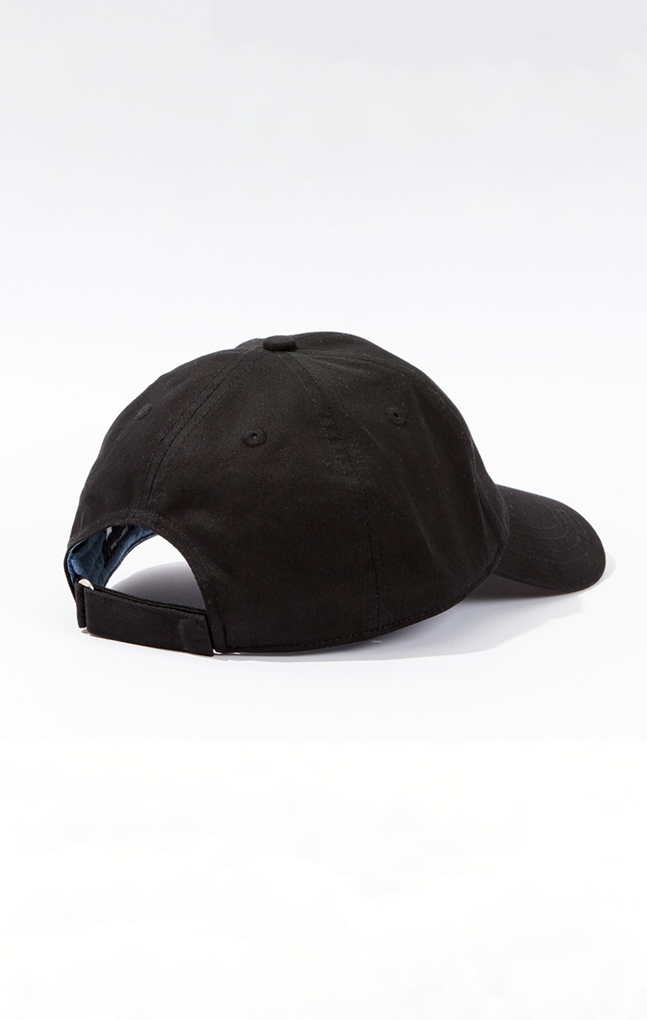 Unicolour black cotton cap