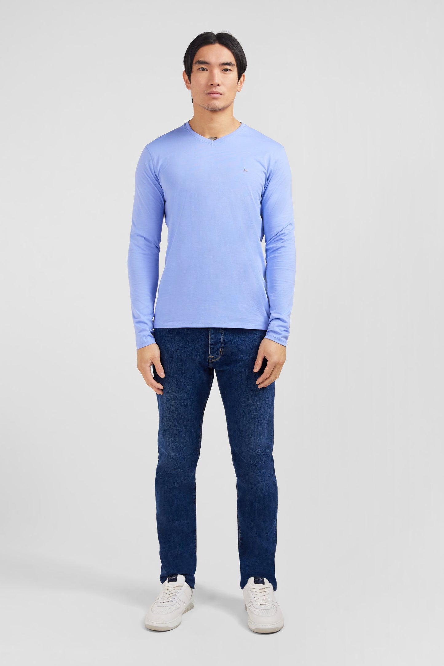 Long sleeved blue V neck t-shirt