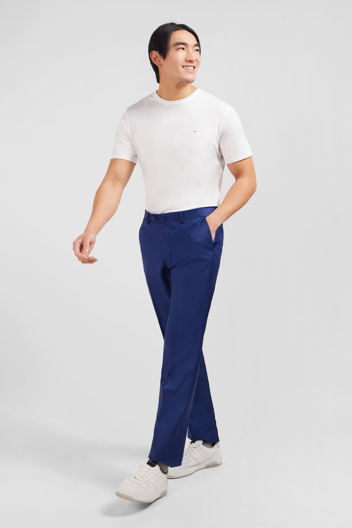 Pantalon regular bleu en laine à plis cassés