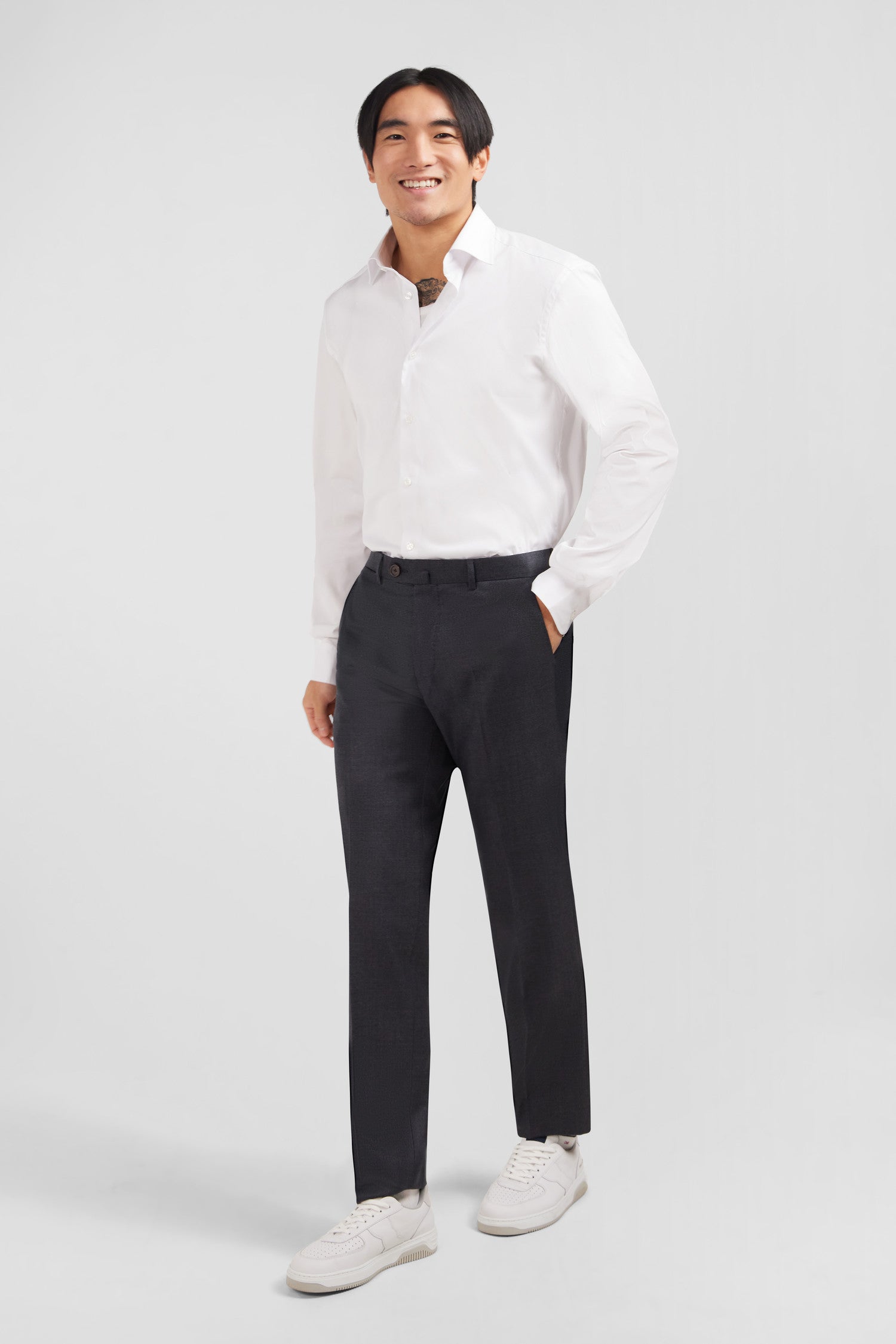 Regular grey wool trousers with broken fold