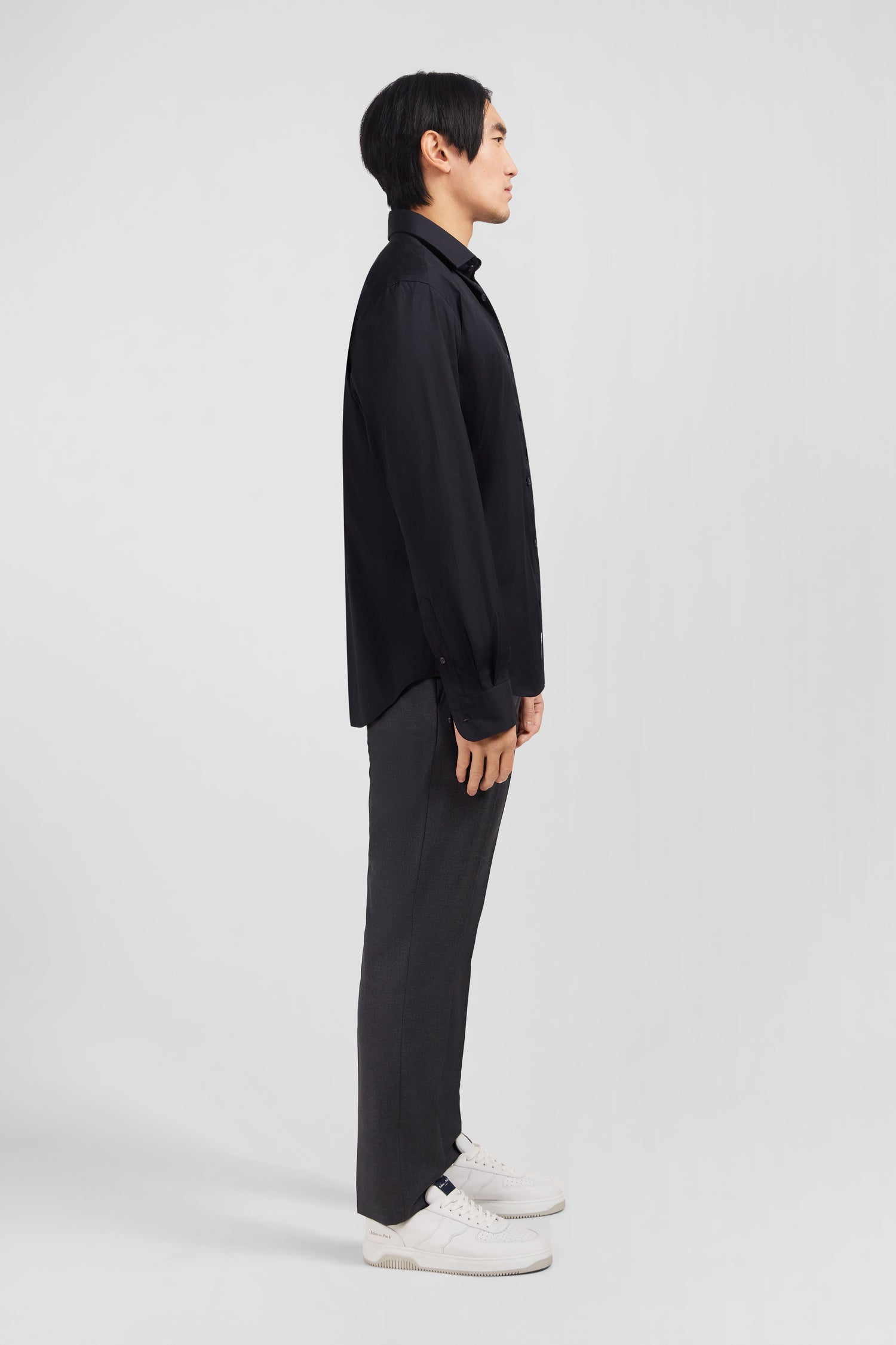 Slim-fit black shirt in stretch poplin