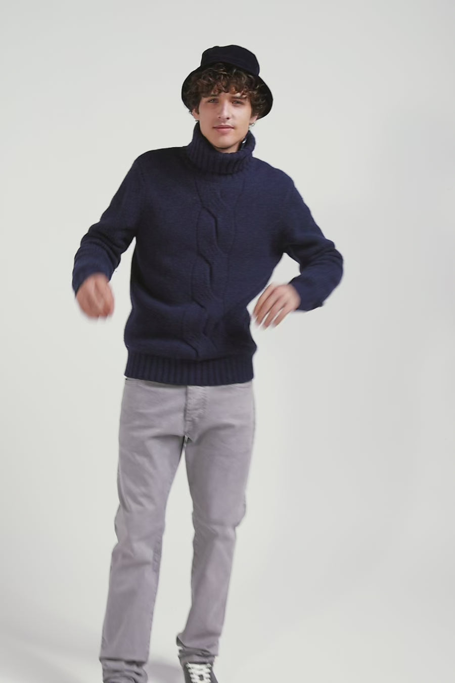 Regular navy virgin wool and recycled polyamide turtleneck jumper with 3D knitting