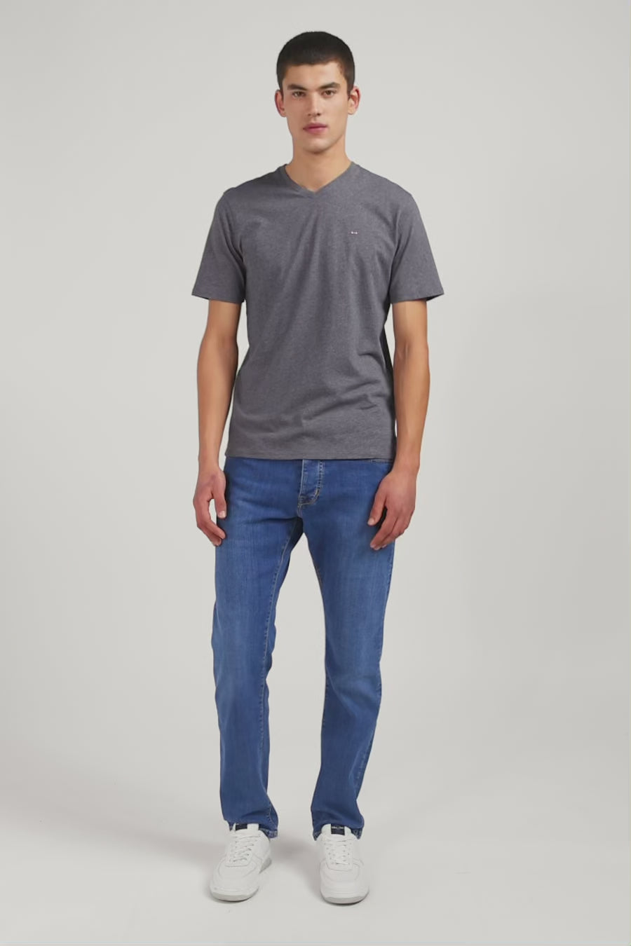 V-neck grey light pima cotton t-shirt