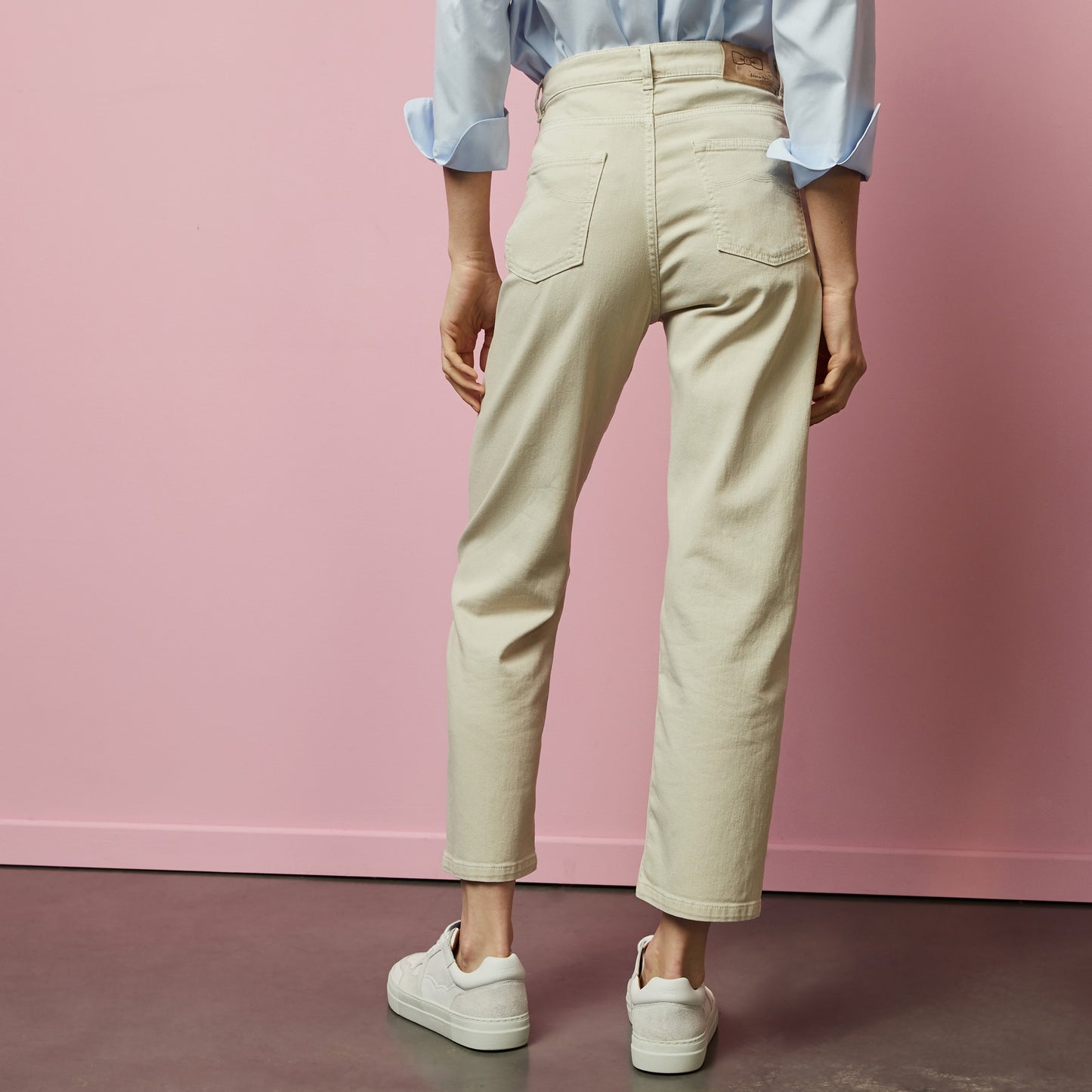 Ecru denim trousers with a 7/8th cut