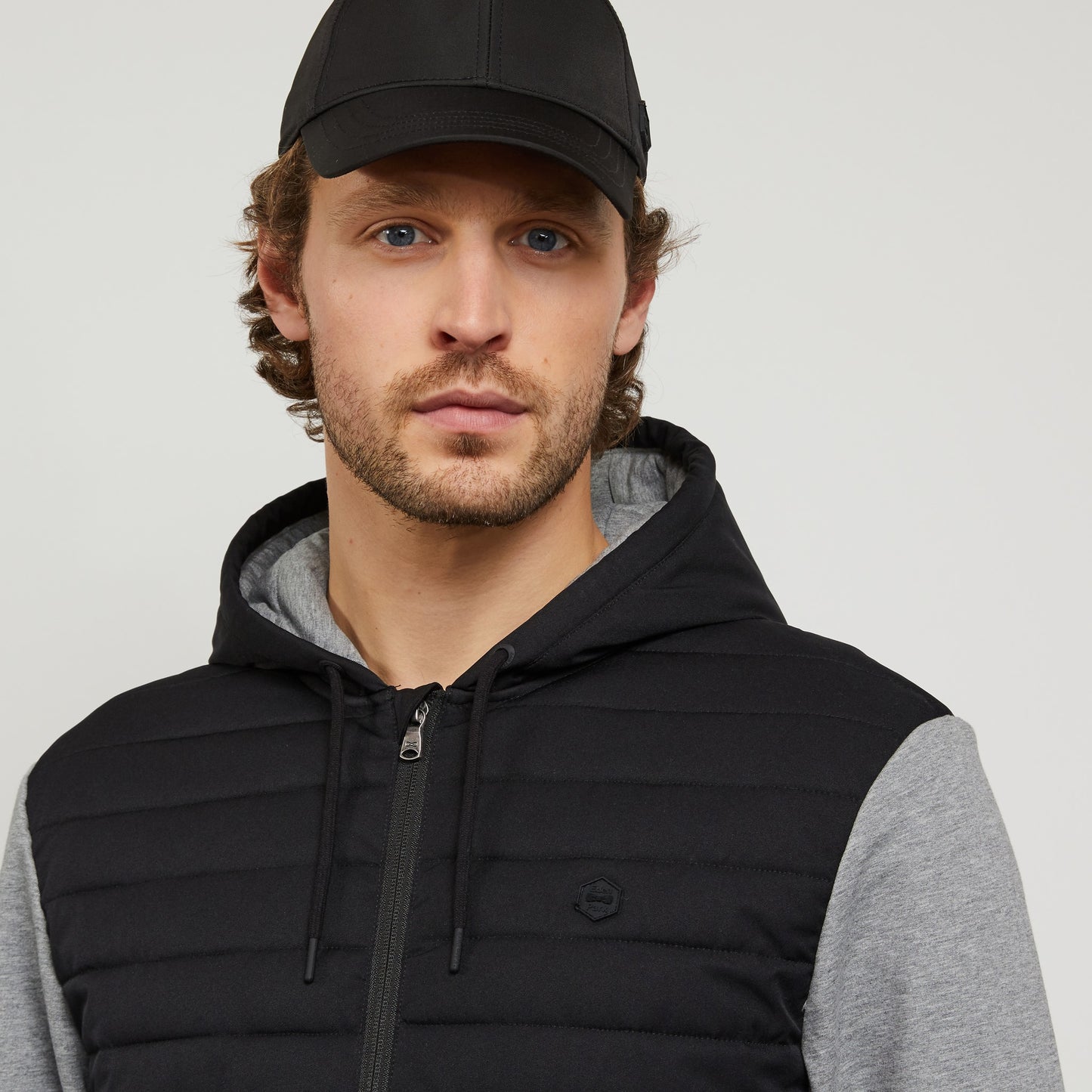 Colour-block zipped sweatshirt with hood